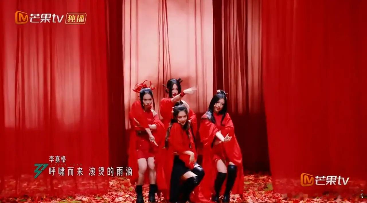 怎么也想不到，《小雨》团秀竟然输给了《招牌动作》，4个专业歌手那么出彩的和声啊，