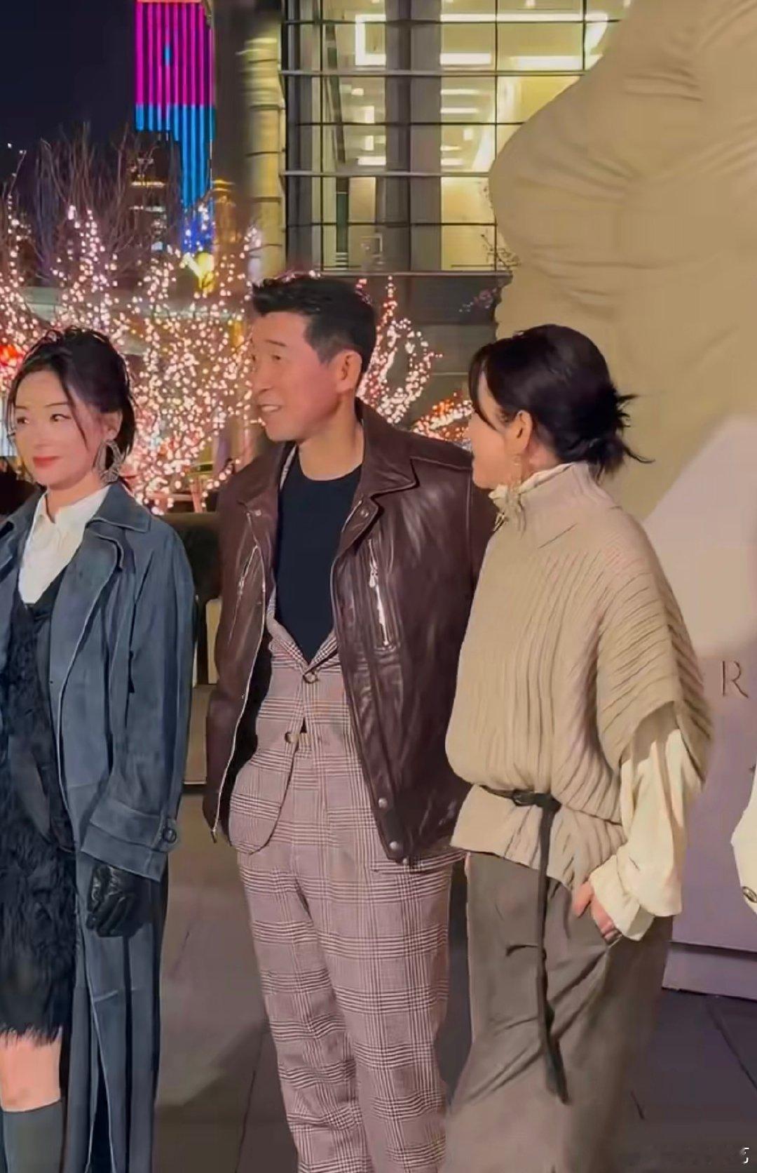 圣诞氛围拉满的亮灯仪式，四位实力派颜值与气质双在线，Brunello Cucin