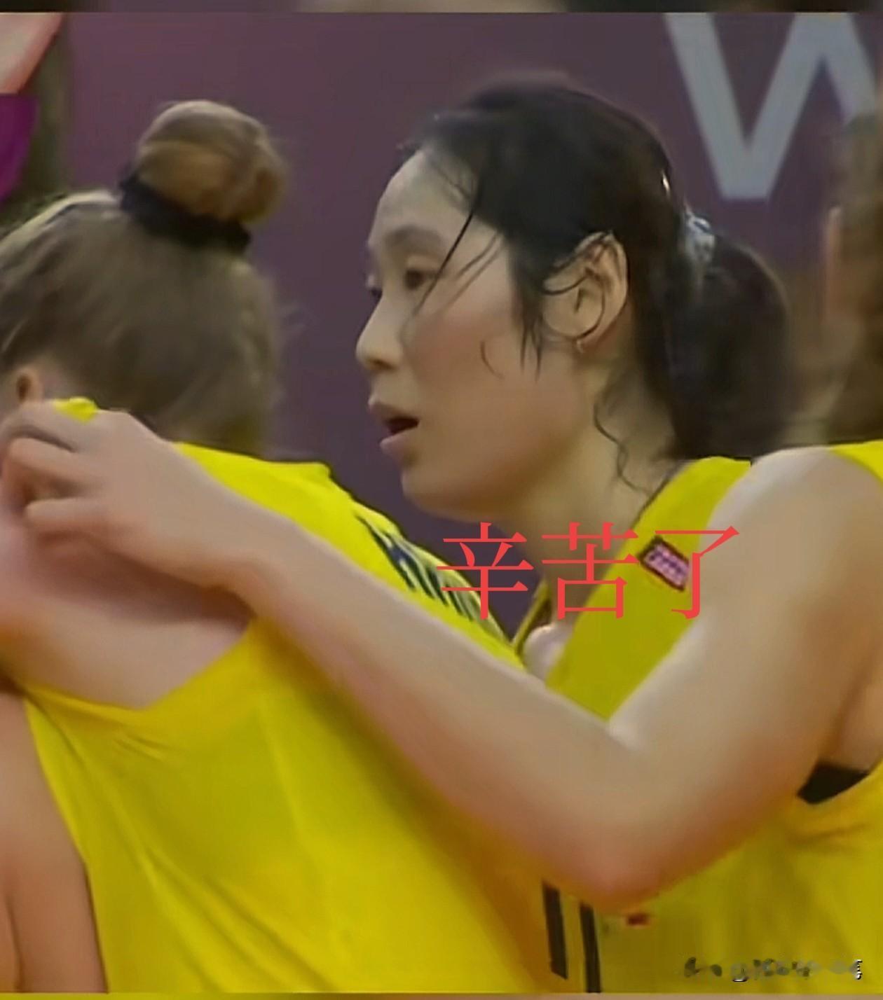 朱婷头发湿的像萝卜丝[大笑]，这一幕，真让人心疼[捂脸]
巴西圣保罗的夏季阳光明