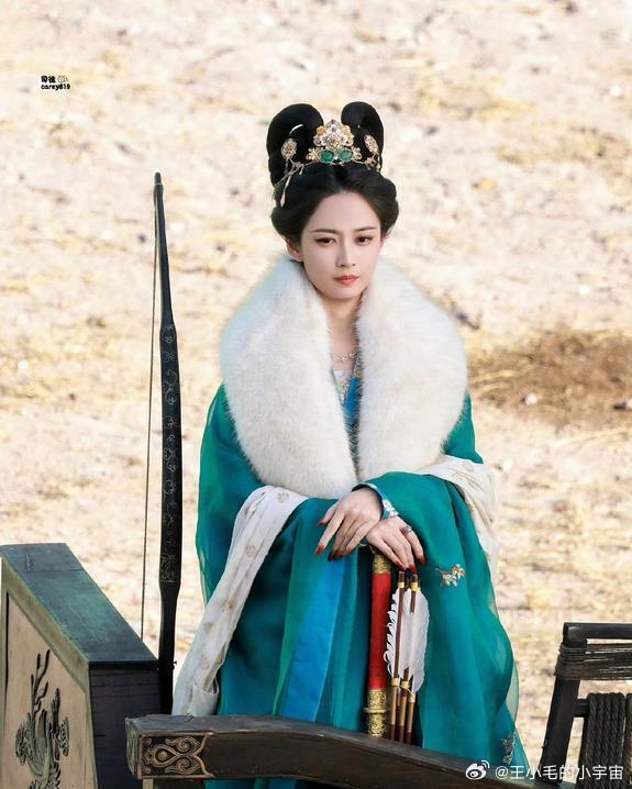 陈钰琪会后悔吗？离开唐嫣之后，她现在基本只能演女配了。回头看以前的资源，是真的很