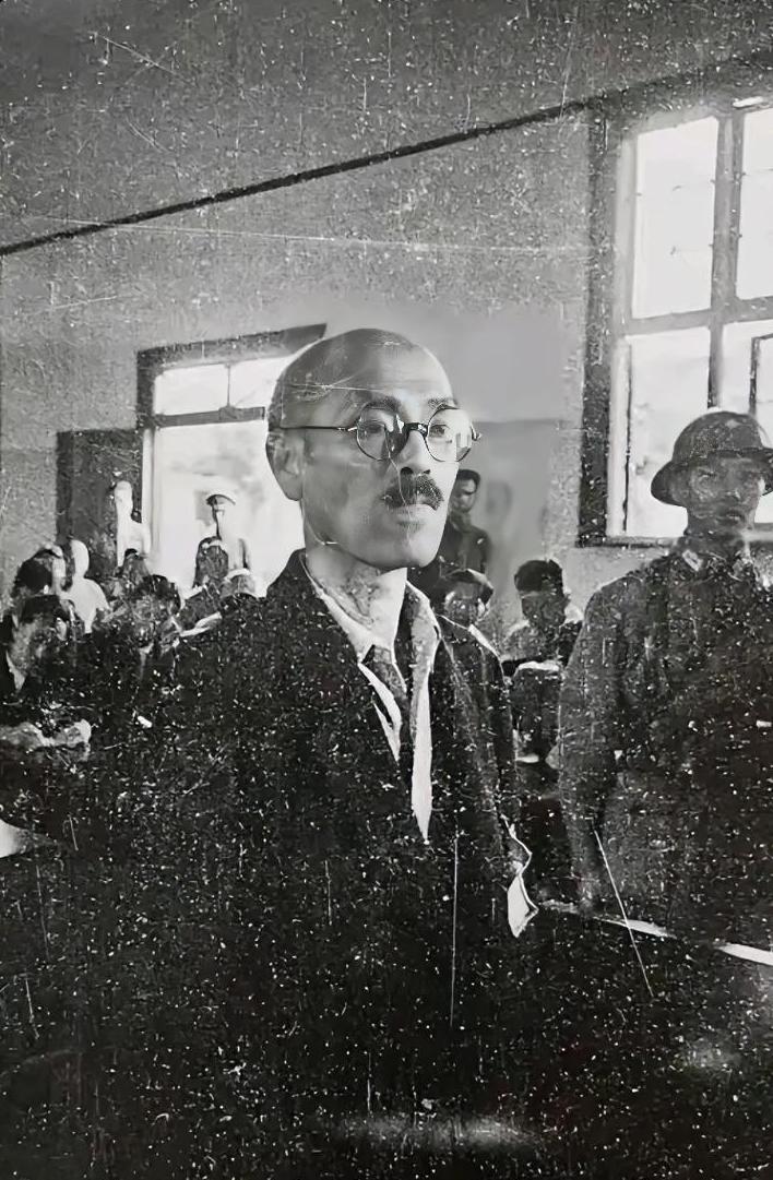 1945年，日本投降，老蒋特别交代对何应钦说：酒井隆这个战犯必须处以极刑，让他血