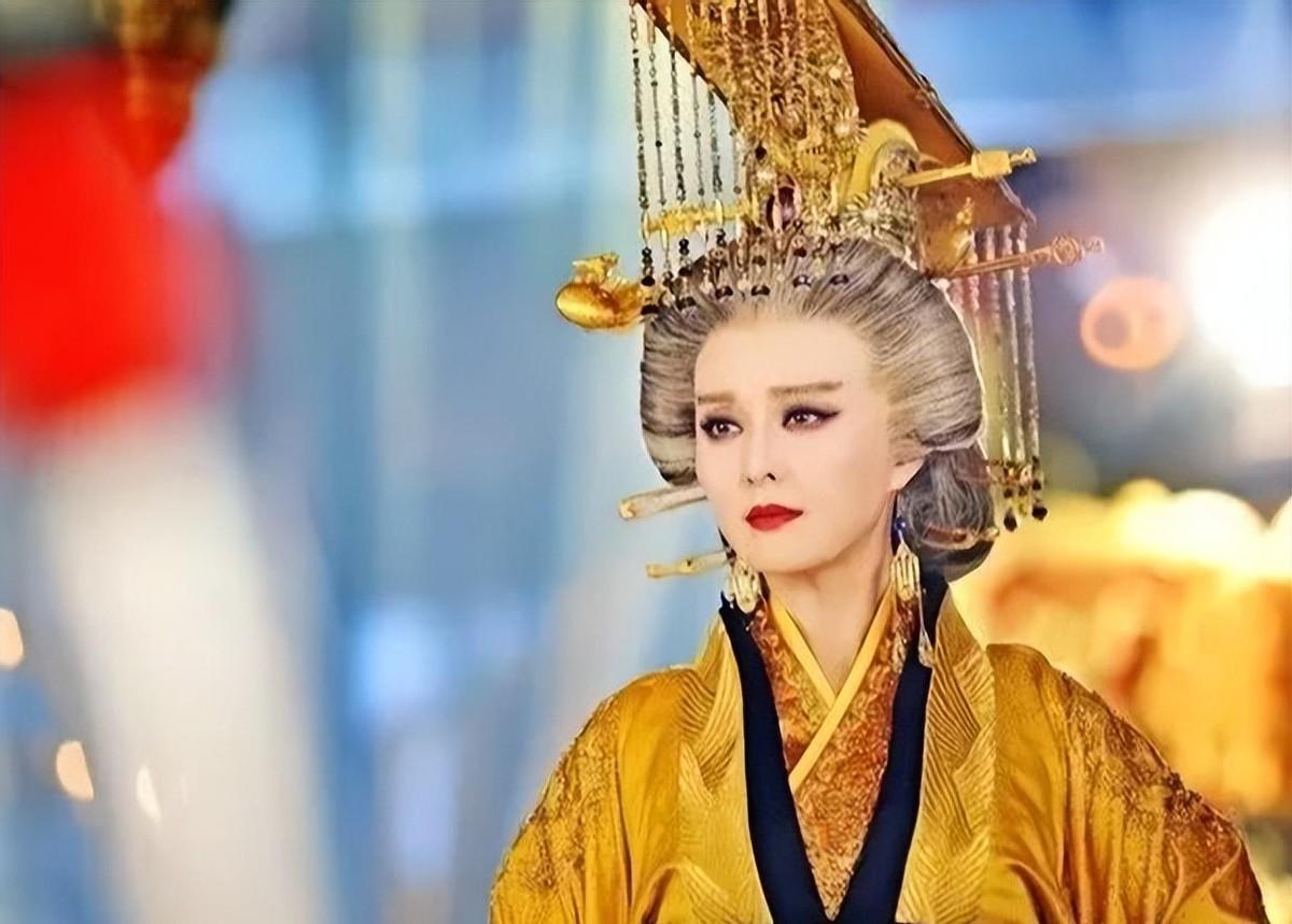 武则天去世时身在洛阳，她为何不选择当地安葬，而要最终葬于相距四百公里的咸阳？
公