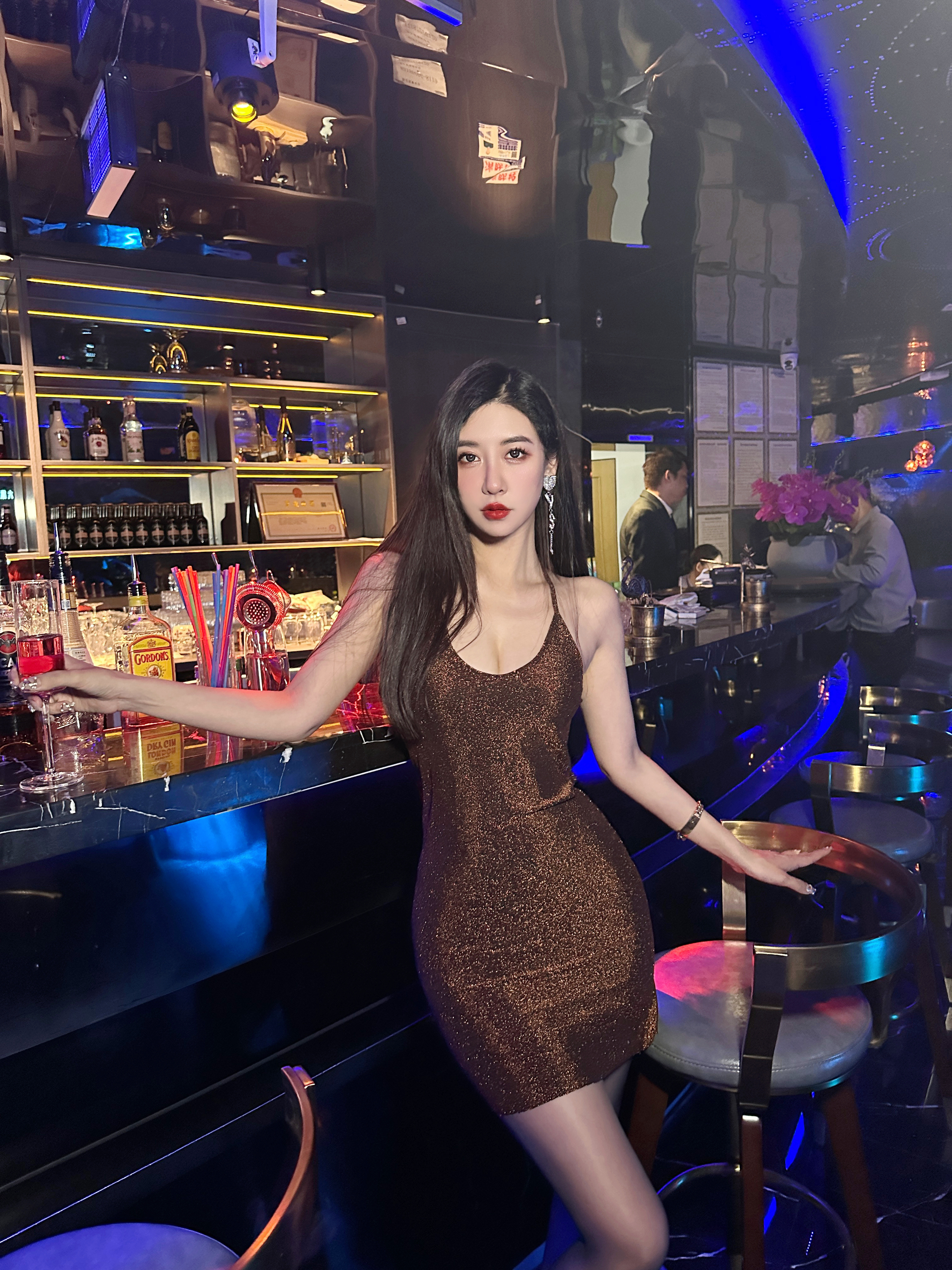 “微醺是我见你的门票”  ​​​