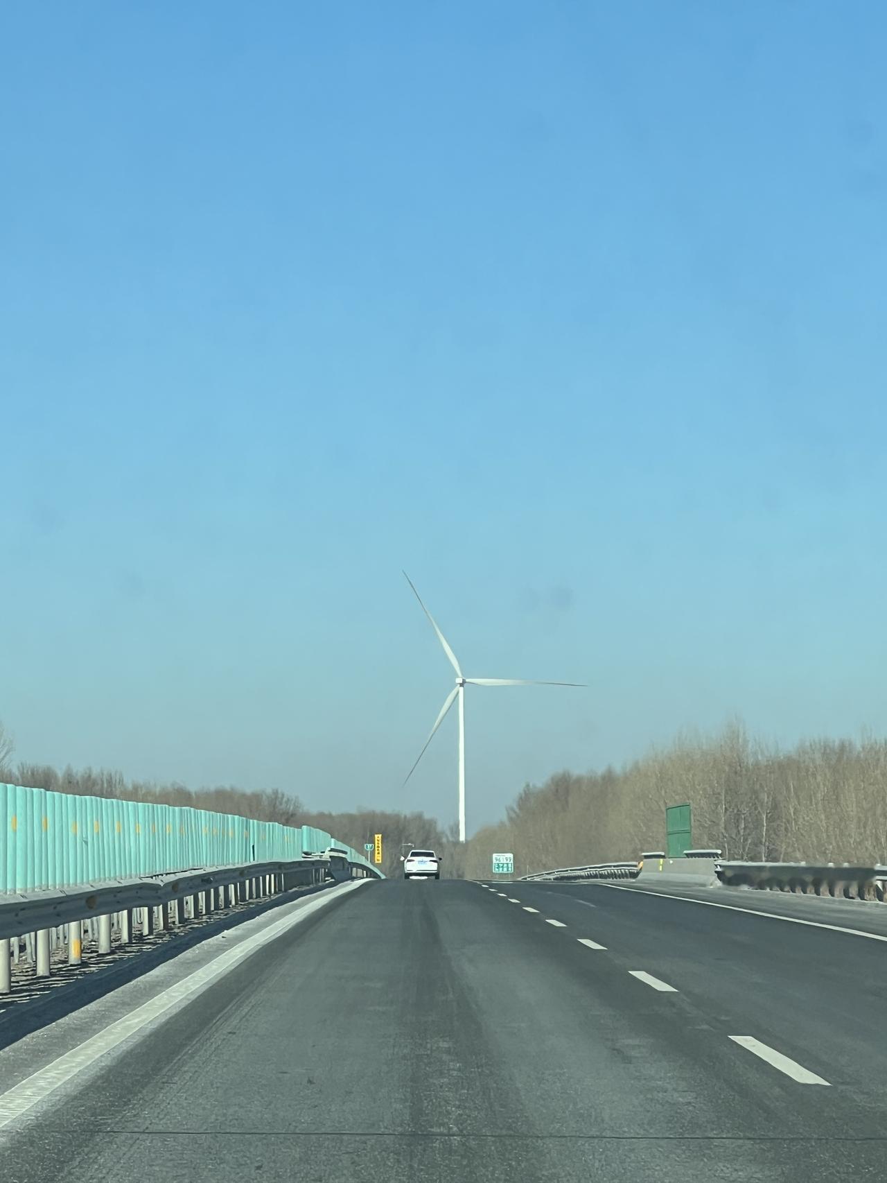 分享我这周有趣的事：去了趟辽西小城阜新，炫了一锅出。东北的冬，烟火气还是有的。