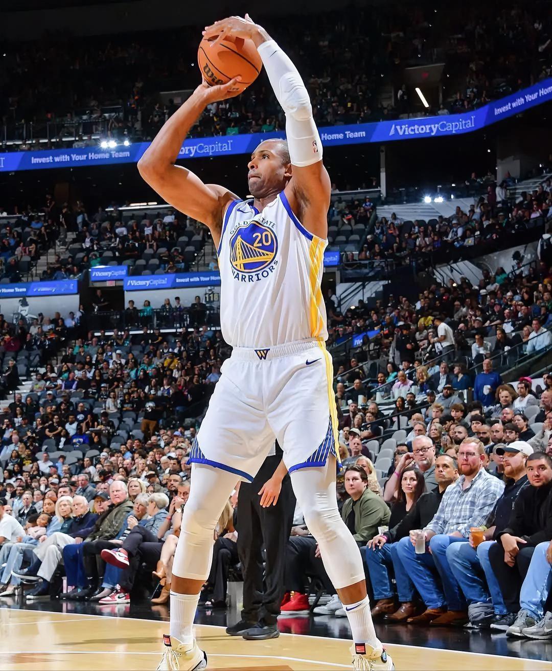 勇士126-113大胜尼克斯！除了巴特勒、库里外，这三位球员的贡献也不可忽视！！