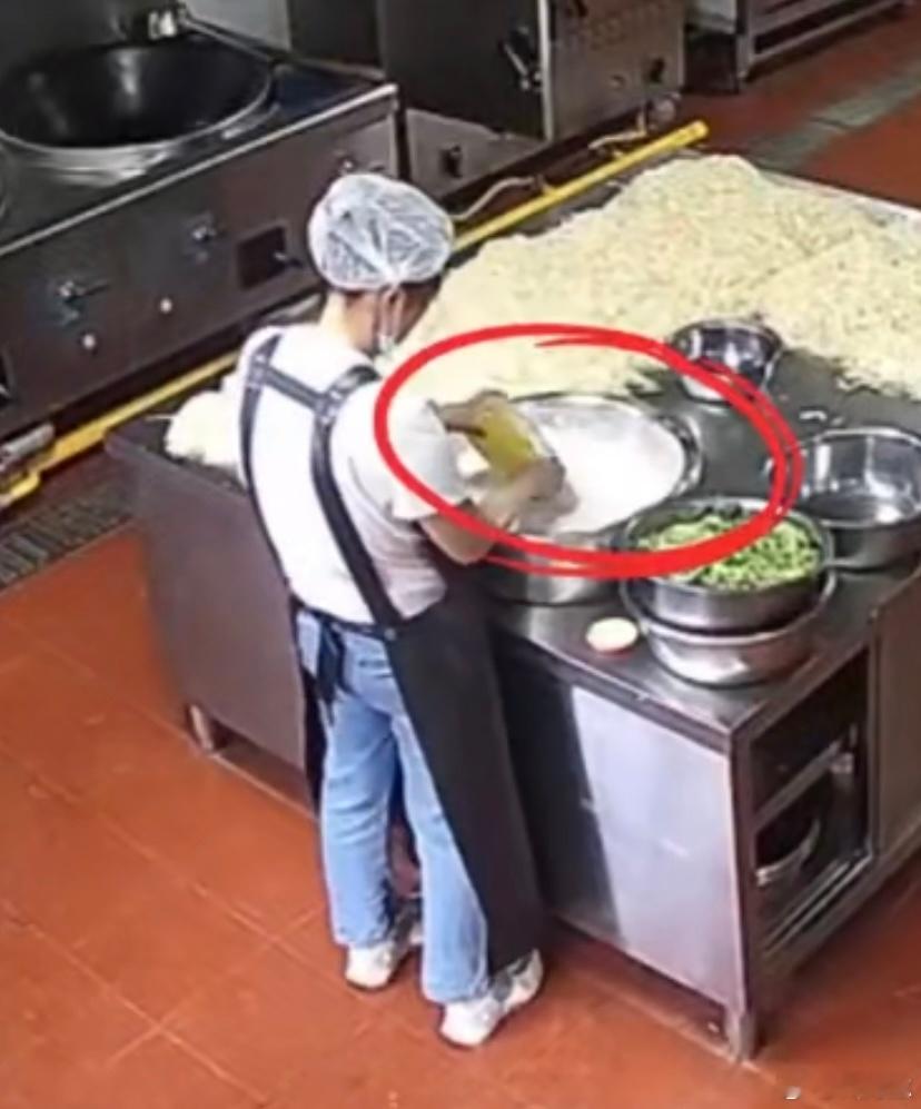 我认为天水幼儿园铅中毒就是颜料买错了，和附近那个铅转运厂无关，如果是转运厂泄露，