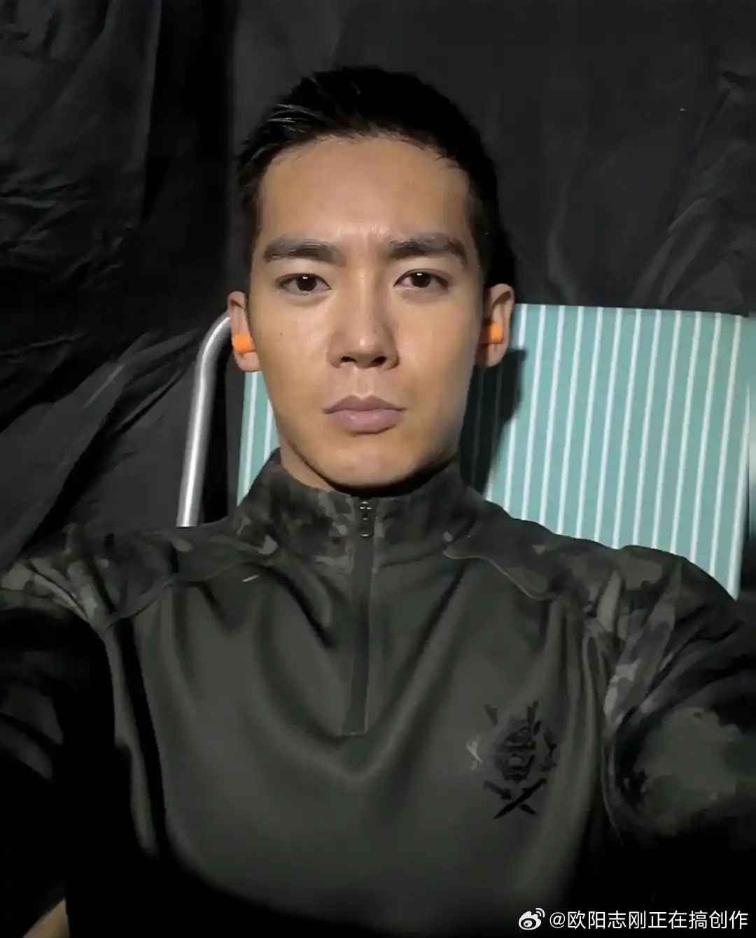 于适和此沙是年轻一代演员里面适合演肖大力和冯静波的人。 