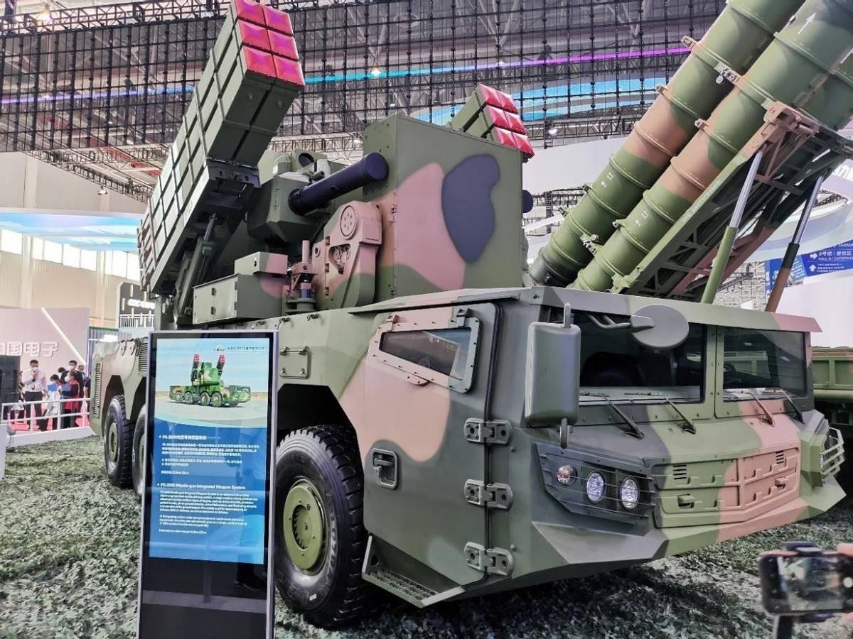 被伊朗打急了， 巴林在 海滩上部署了中国FK-2000防空系统！7月20日那几张