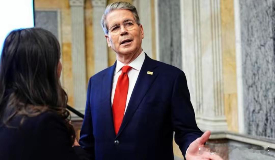 美国财长贝森特最近一番话，可是把欧洲盟友给得罪了。他公开为特朗普向欧洲八国加征关