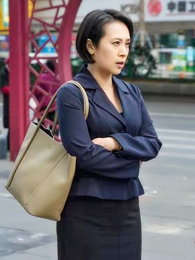 疯了：谁能想到？丁老师的葬礼是她自己办的