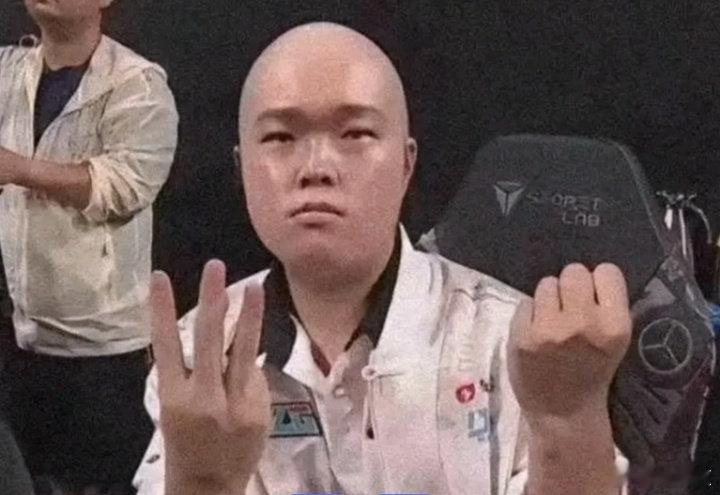 如何评价LPL现在的观赛氛围？无论哪支队伍输了，都一堆人踩一脚？电子竞技，菜是原