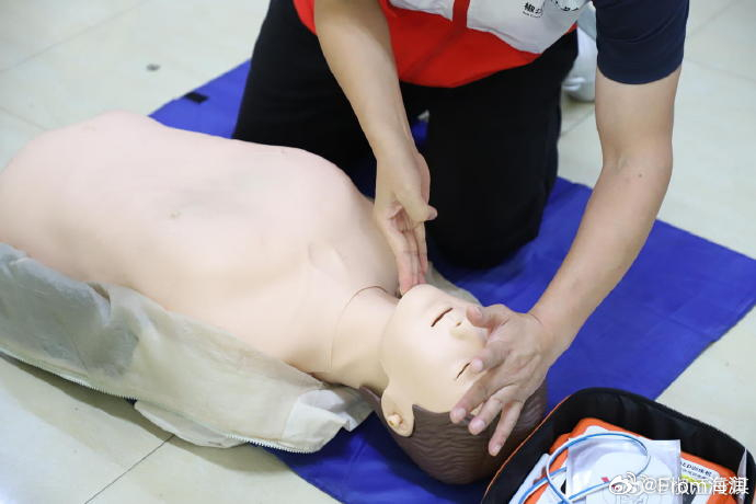 台州城市流动急救侠已就位 外卖箱里装着订单，脑子里装着CPR——椒江把急救课堂搬