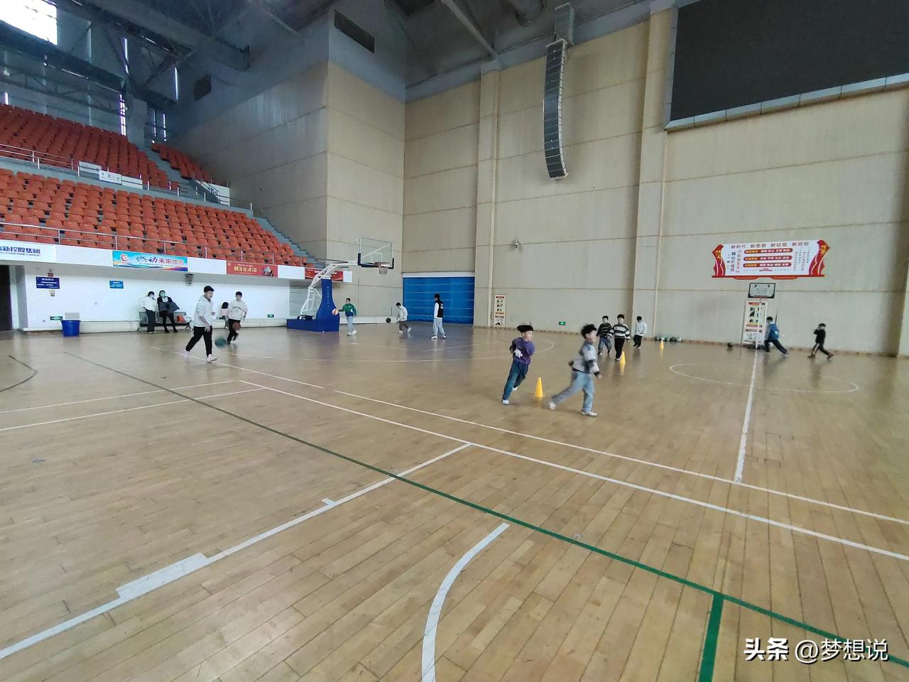 春天来了，市场好起来了，来咨询下单的客户不少啊！