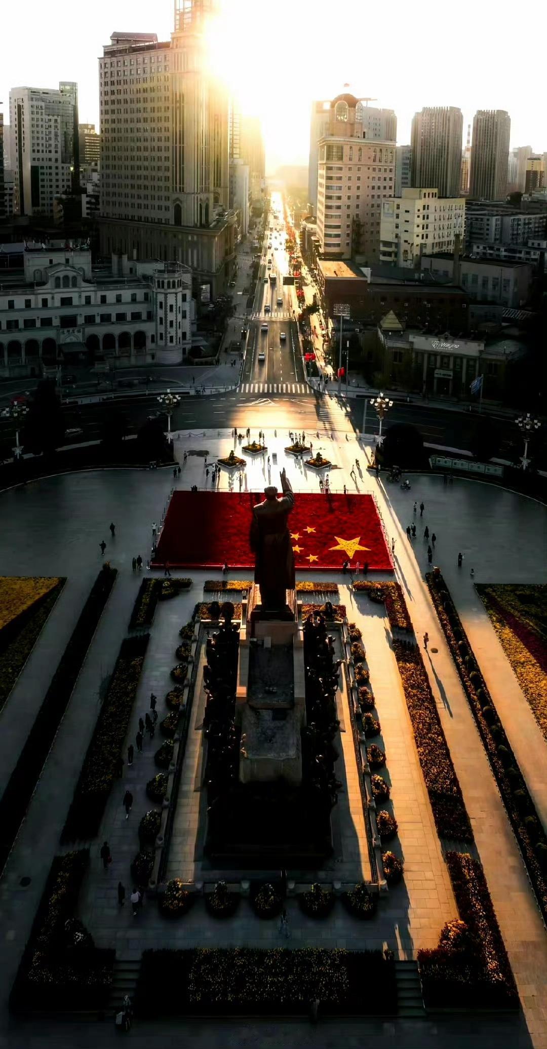 最近刷视频，看新闻，大家有没有感觉很紧张的样子？