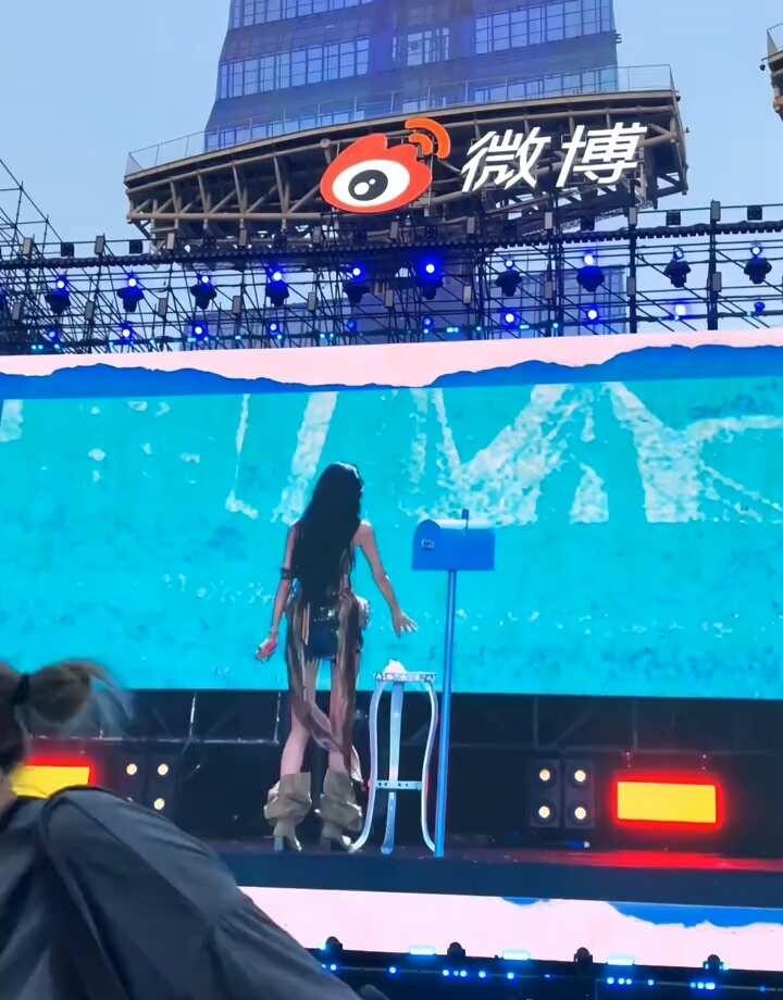 我姐的比例就这么逆天感受舞台的魅力 孙怡好美 逆天 明星不止AB面