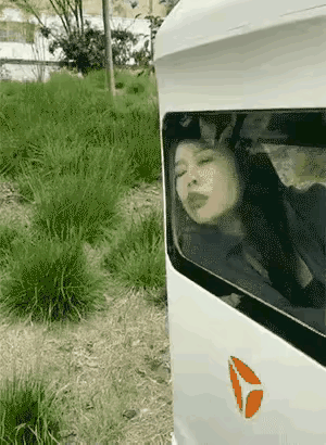 奶奶个腿的，一觉醒来，初吻没了。[捂脸]
