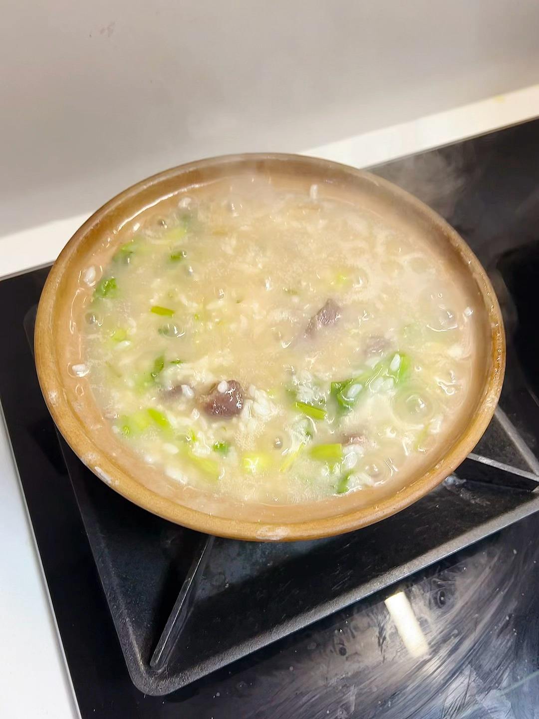 也是过上连吃带拿的日子了