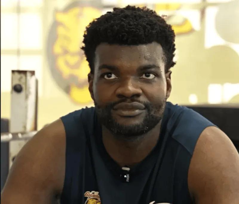 这个阿布祖克是水货中的水货吗？
阿布祖克来自尼日利亚，曾经也是NBA的首轮秀。从