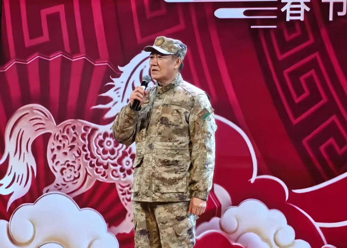 “李云龙”发话了，看来这次赖清德跑不了了。
日前，南国利剑晚会特地邀请到了知名演