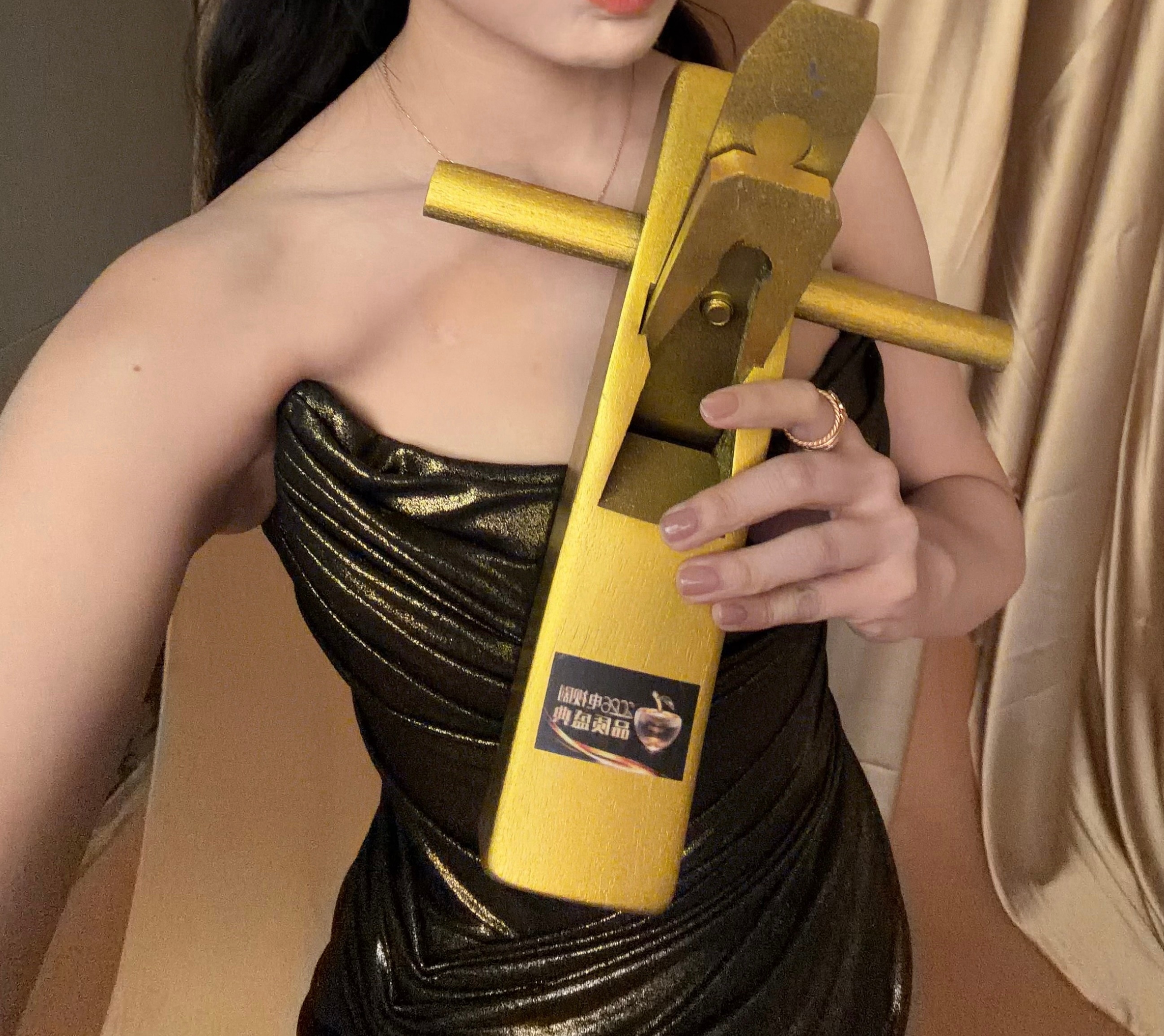 原来这个刨锯（爆剧）真的被每个人带回去了肖战一定很喜欢