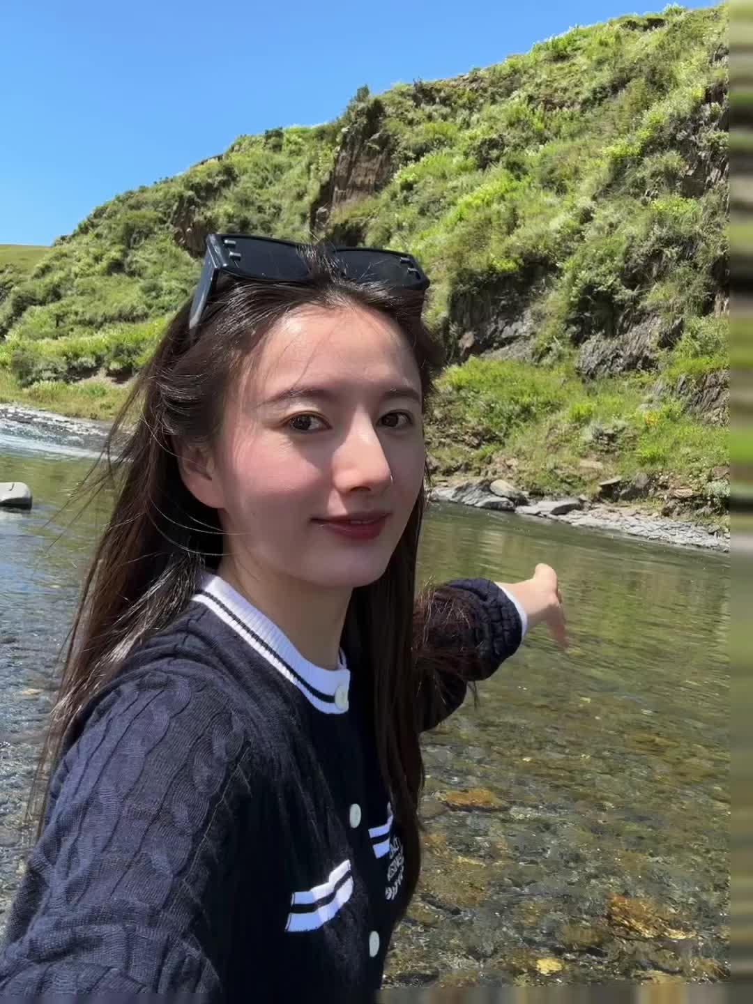 别怕 你是自由的 盛妆是你的自由 素颜是你的自由  追求是你的自由 拒...