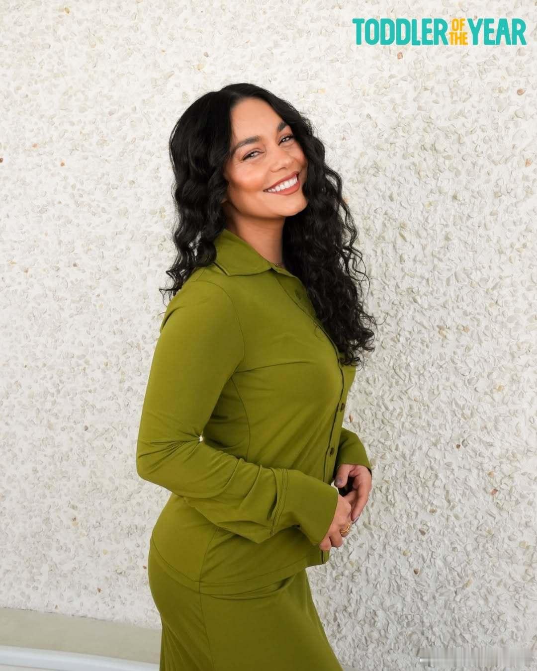 Vanessa Hudgens凡妮莎哈金斯和儿童活动主办方Toddler of 