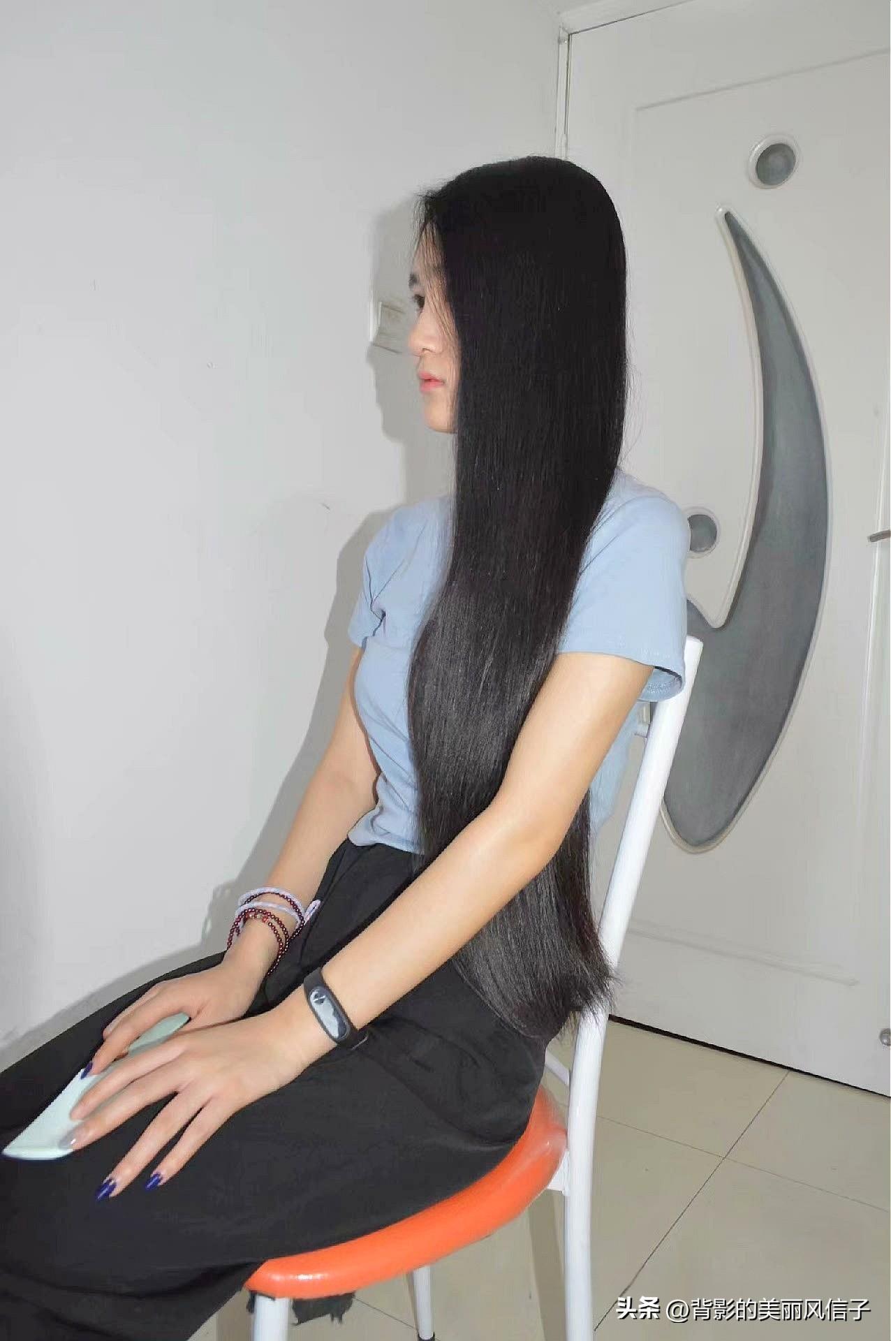 长发飘飘，优雅气质，时尚穿搭，美丽风信子