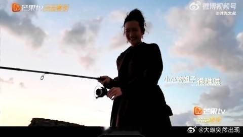 吴昕说自己是碎嘴老太太  哈哈哈，昕昕子也太可爱了吧！碎嘴老太太实锤了，但谁不爱