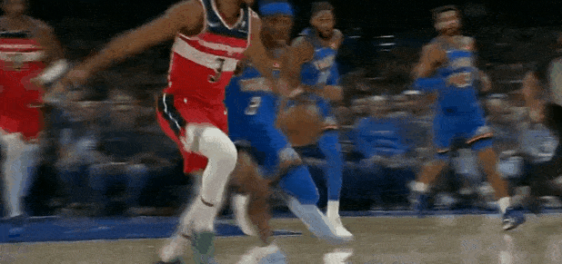 单挑的神！亚历山大这脚步真好！
在今天NBA常规赛雷霆对阵奇才的第一节比赛中，亚