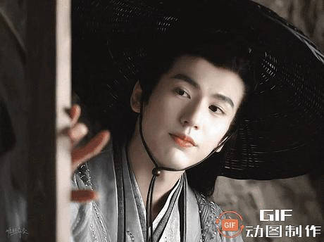 四海重明虽然没大爆，但是张凌赫的美貌依旧出圈了 ​​​