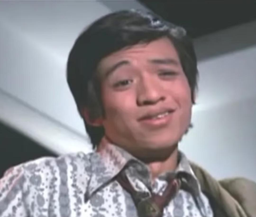 早年的许绍雄看上去也是很桀骜不驯，原来他的家世这么牛。虽然在港剧都是配角，但是背