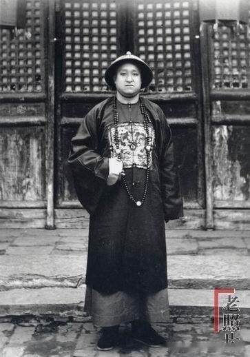很多人听过这段往事，却把人名记错：不是孔令仪，是孔子76代衍圣公孔令贻。
190