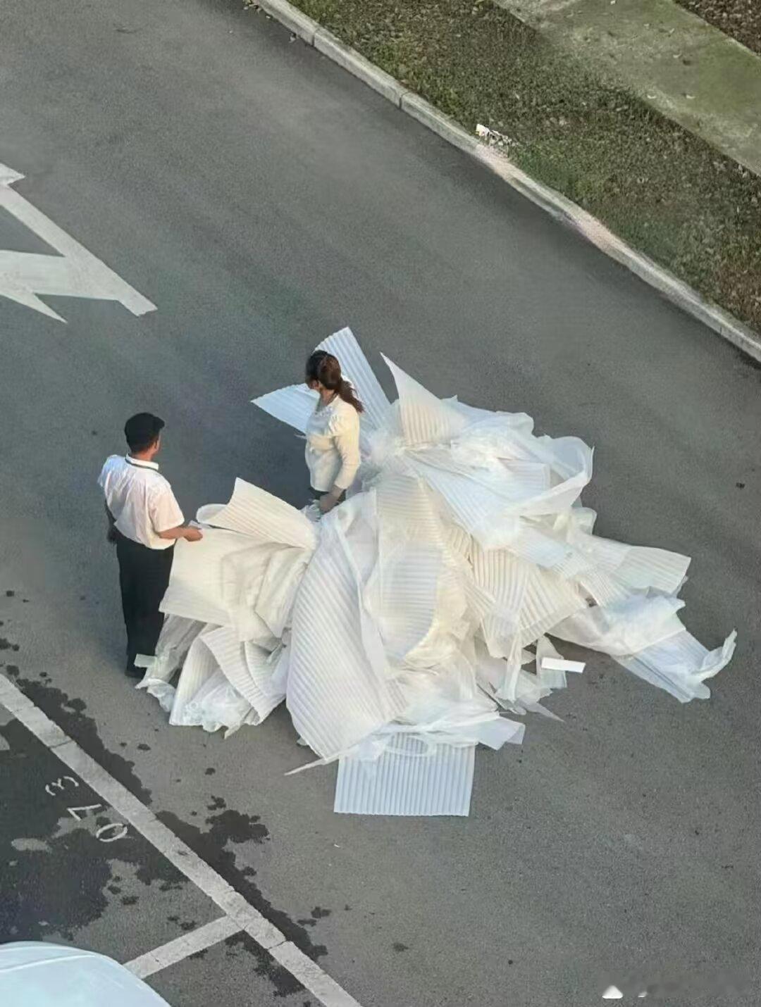 以为是结婚 结果是保安和保洁 ​​​