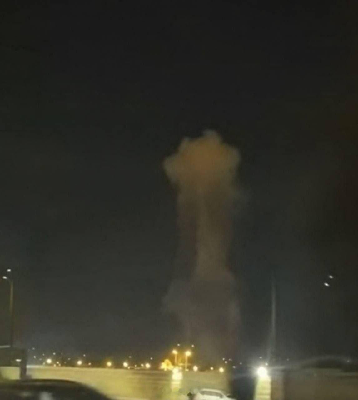 稍早前：约旦穆瓦法克·萨尔蒂空军基地遭导弹直接命中，至少一枚导弹击中目标。海外新