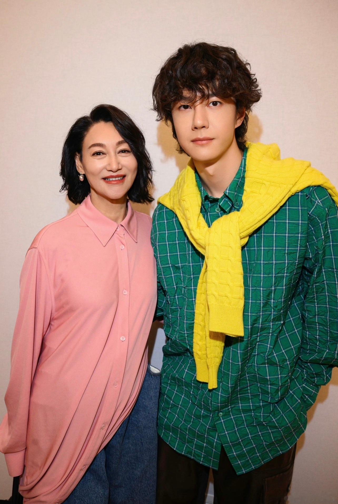 这男人的魅力简直无敌了 ​​​