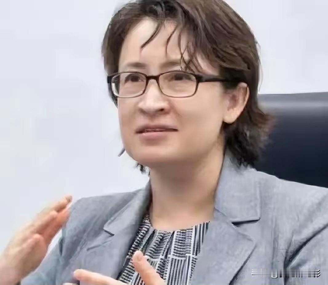 “台独”顽固分子萧美琴见到乱港分子黎智英被判20年，彻底慌了，完全语无伦次，胡说