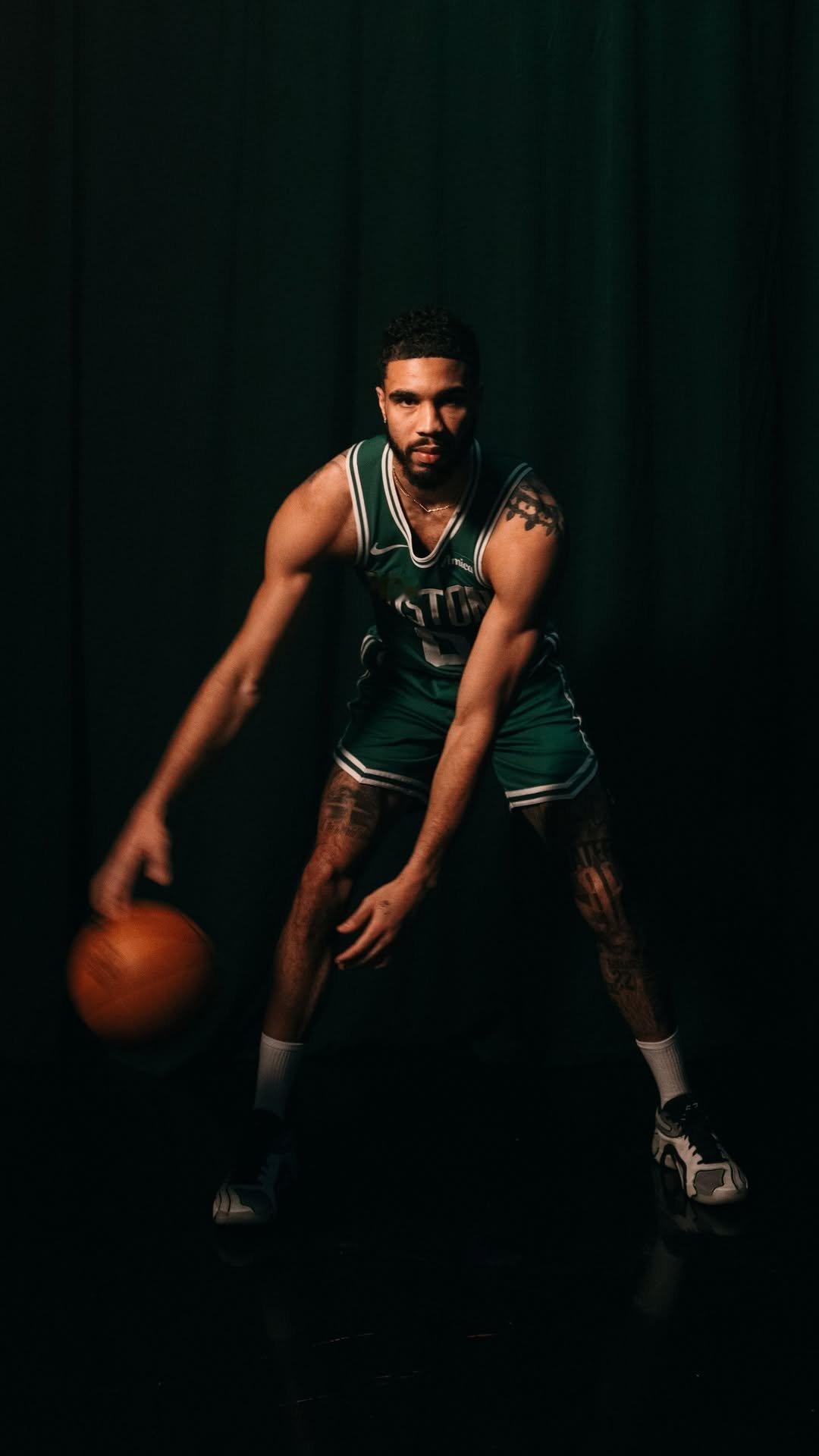 记者Haynes在一档节目中透露：塔图姆亲口对我说，他会在这个赛季复出！凯尔特人