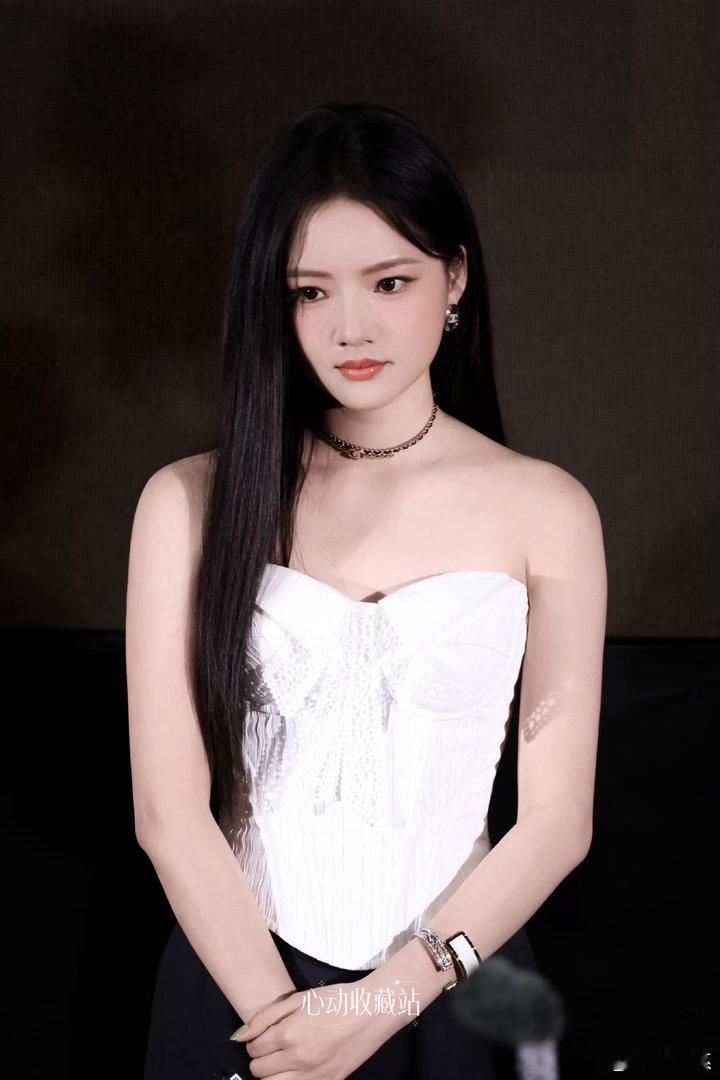 任敏说王鹤棣是自己精神上的妈妈 超喜欢任敏的性格，大大方方敢讲，脑洞有趣，模样软