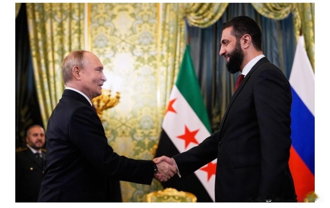 俄军进驻戈兰高地边境 叙利亚称可抑制以军行动

以色列媒体19日引述叙利亚国家电