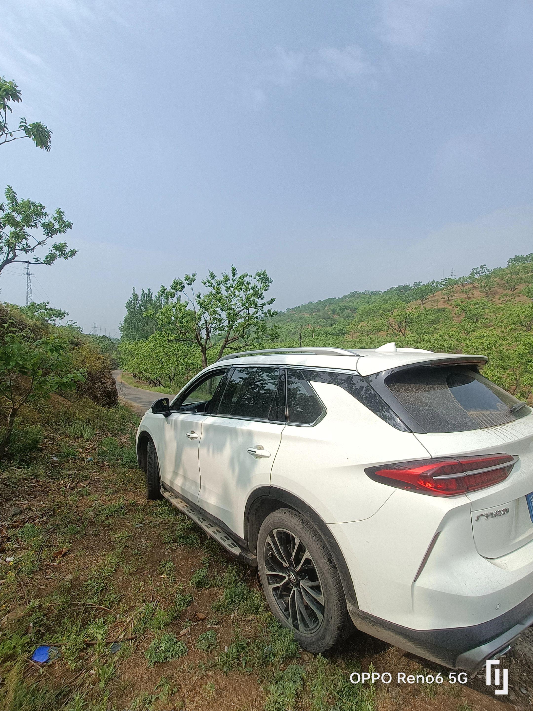 有人嫌见你一面油费太贵开车太累 有人辗转奔波只为看你迪迪同学