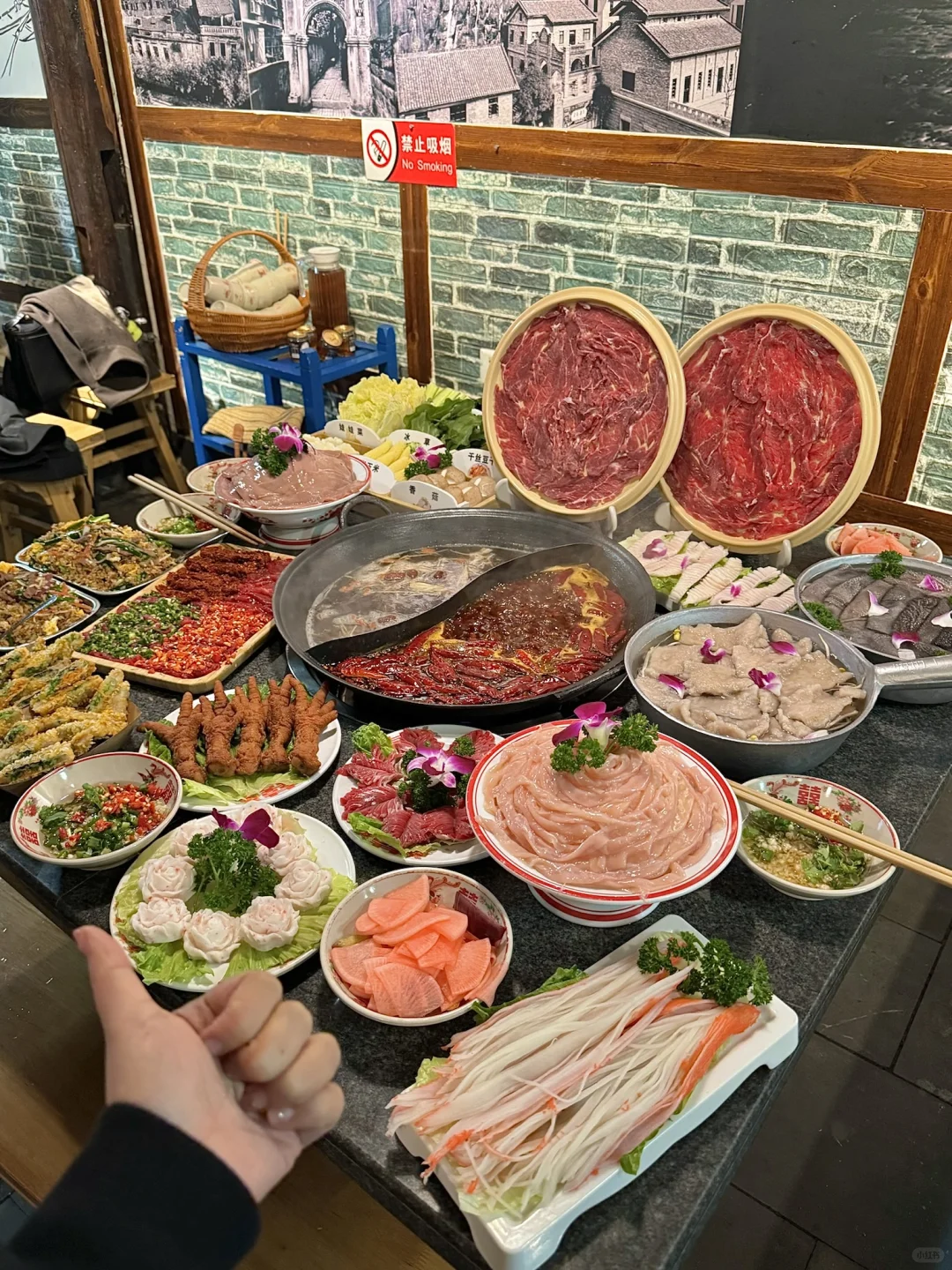 重庆解放碑！！！本地人带我来吃的……