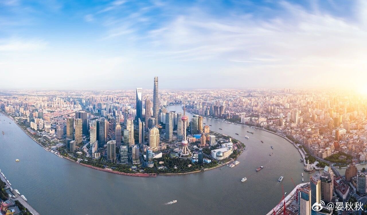 5.4%之后聊起上海的经济，去年有个数字挺提气：增长了5.4%。这个速度，是上海