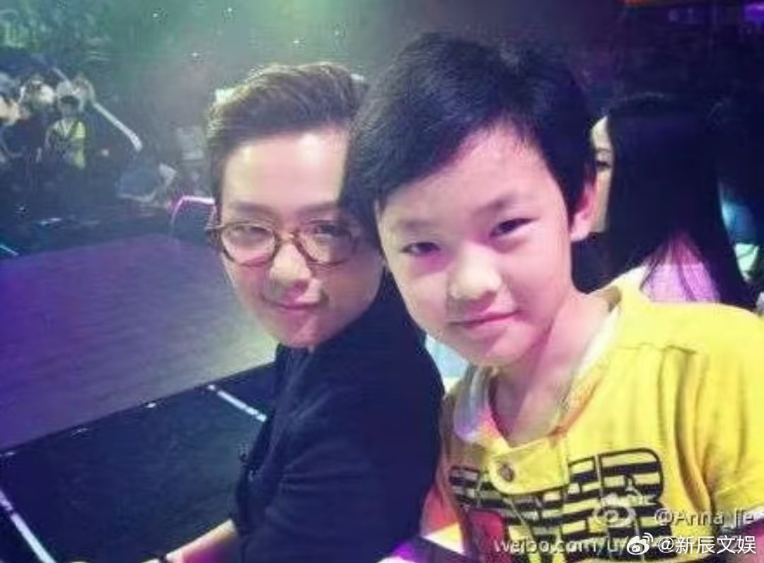 周笔畅钟辰乐合作曲钟辰乐中文特辑feat周笔畅5月最期待合作！钟辰乐《灿》专辑官