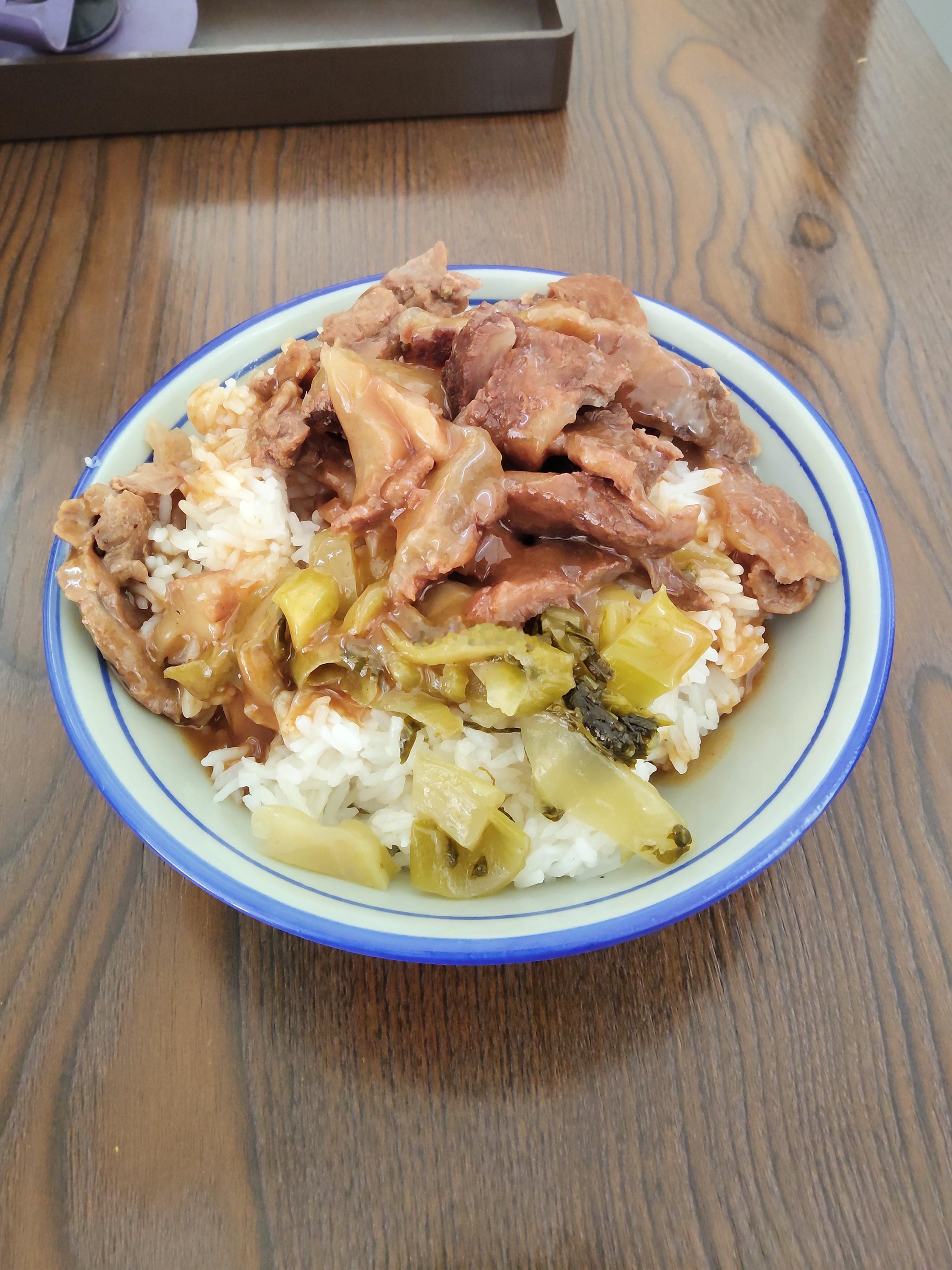 金园路幼师对面，东兴巷里面的午条粿，就在西源食客隔壁，这家是网友评论区推荐的，先