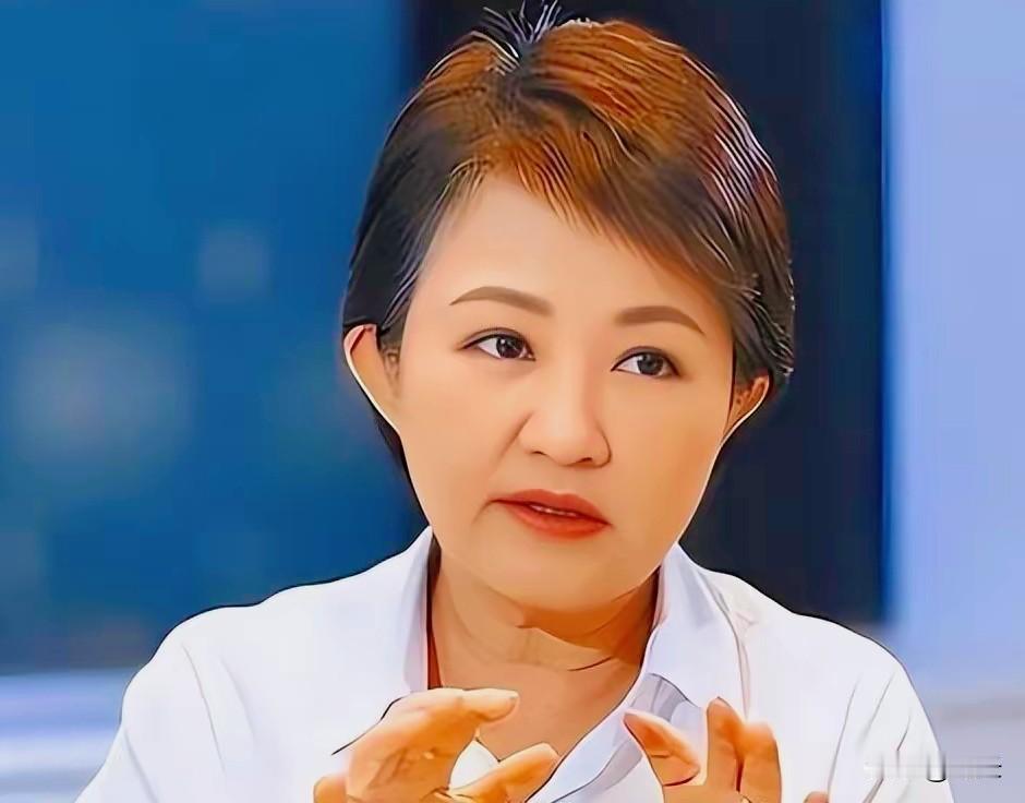 同样是蓝白合作，为什么基隆能稳住，别的县市却频频破局？中秋这天，台中市长卢秀燕回