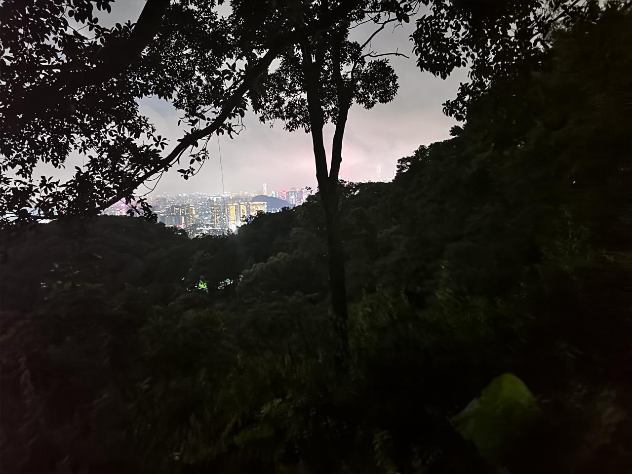 意味着优化全域空间质资源，从新规划理念科学升级！
广州主城划定范围的收紧，
并非