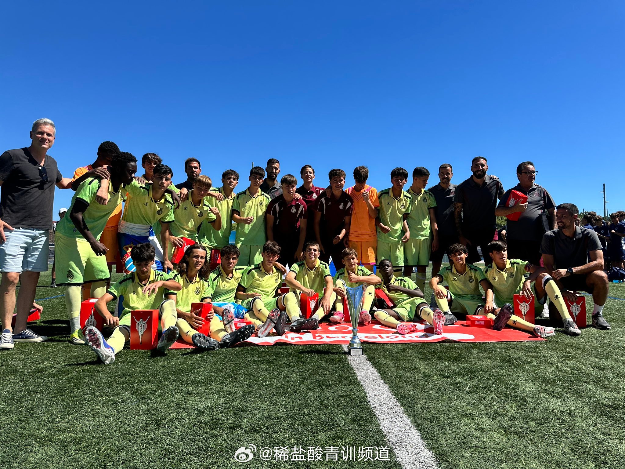 🏆2026年格力高杯决赛，西班牙人U15 2:0 击败FC安道尔U15夺冠。?