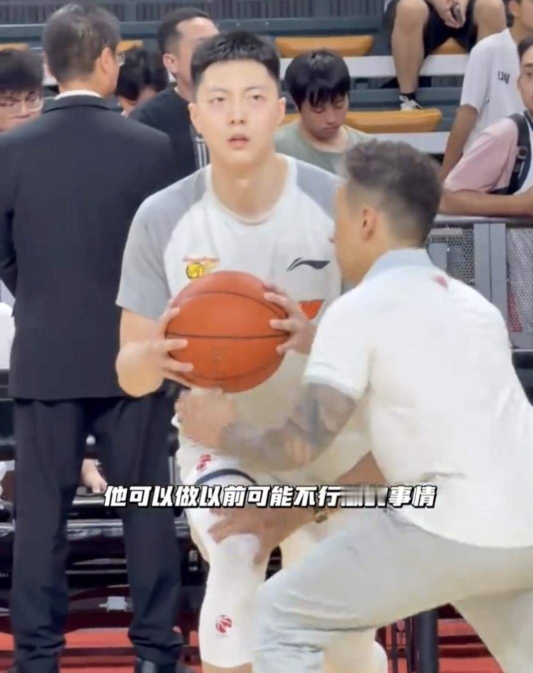 其实篮球就是给球迷带来谈资和兴趣的。辽篮与广东男篮作为流量较大的俱乐部，完全可以