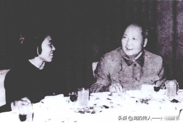 1964年12月26日，毛泽东主席邀请邢燕子参加生日宴会。