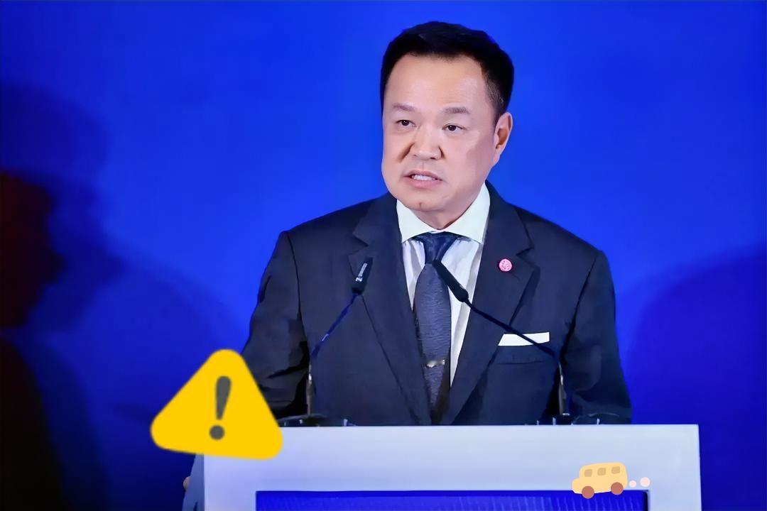 泰国总理府7日表示，泰国总理阿努廷当天在菲律宾宿务出席泰菲柬三方会谈，讨论泰柬边